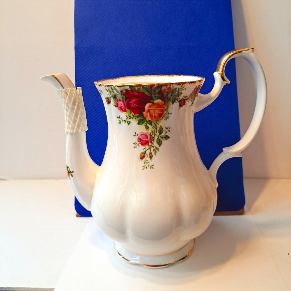 Royal Albert Old Country Roses large 8" Coffee Tea Pot England Vintage 1962